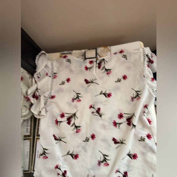 J for justify floral blouse - Picture 3 of 3